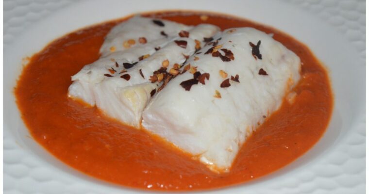 Merluza con tomate al vapor