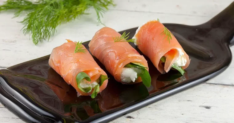 Rollitos de manzana y salmón ahumado