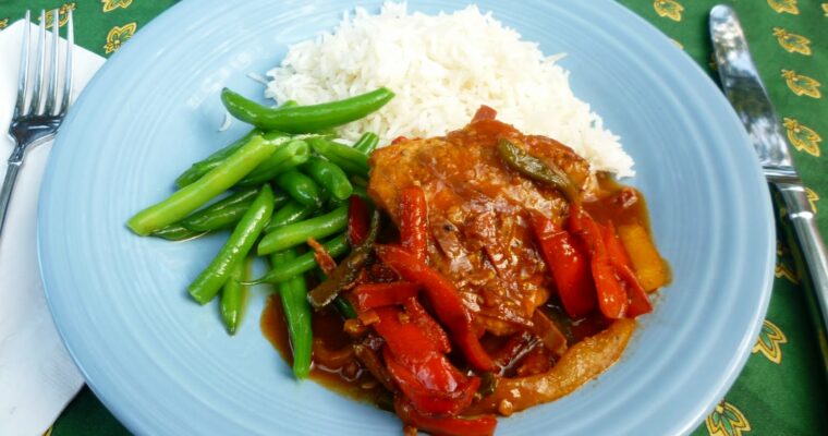 Pollo con pimientos y jamón