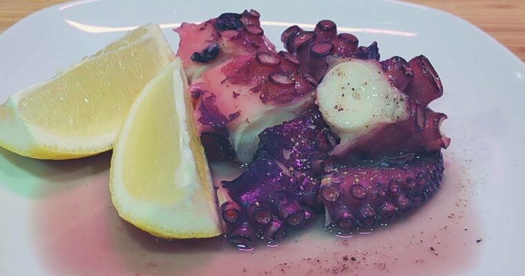 Pulpo a la cerveza o pulpo al horno al estilo murciano